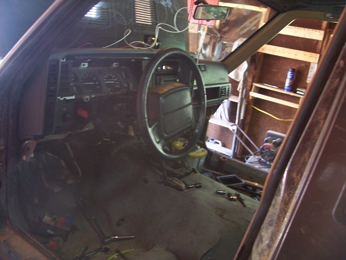 My 87 comanche 2wd.. You can guess what i'm doing :D-102_1162.jpg