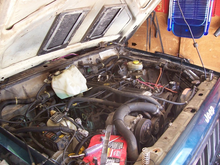 My 87 comanche 2wd.. You can guess what i'm doing :D-102_1171.jpg