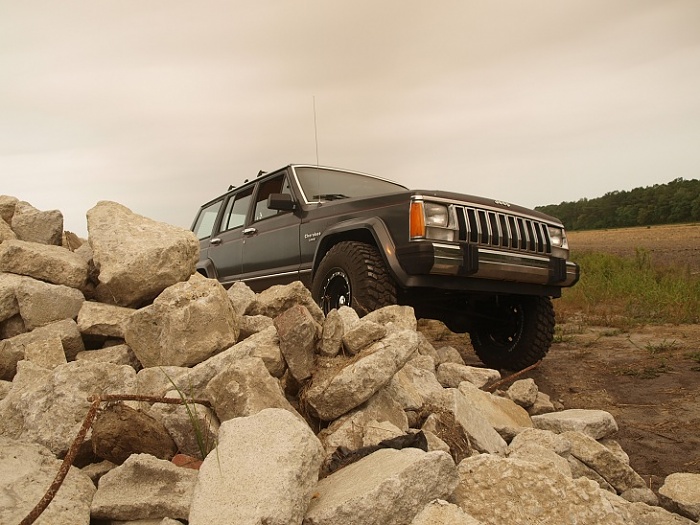 Sneekee '87 XJ-rocks-1.jpg