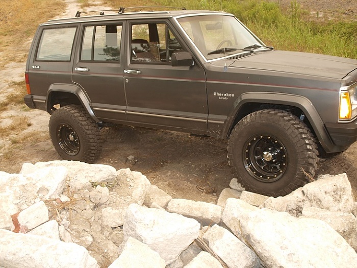 Sneekee '87 XJ-rocks-2.jpg