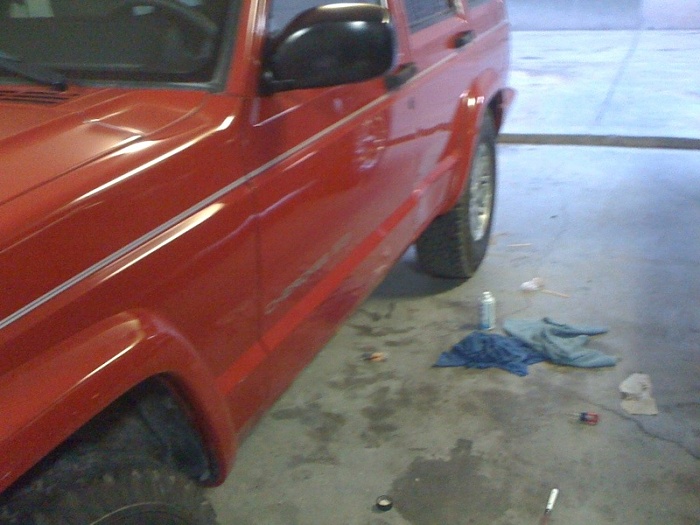 2wd cherokee. All red/black-image-2855449079.jpg