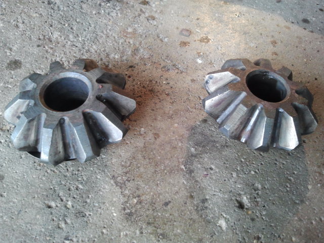 D35 Differential gears fell out-gears.jpg