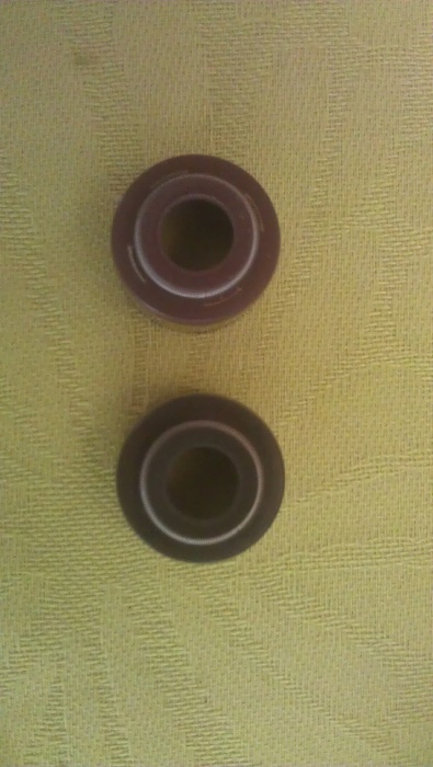 valve seals, different in/out?-imag0449.jpg