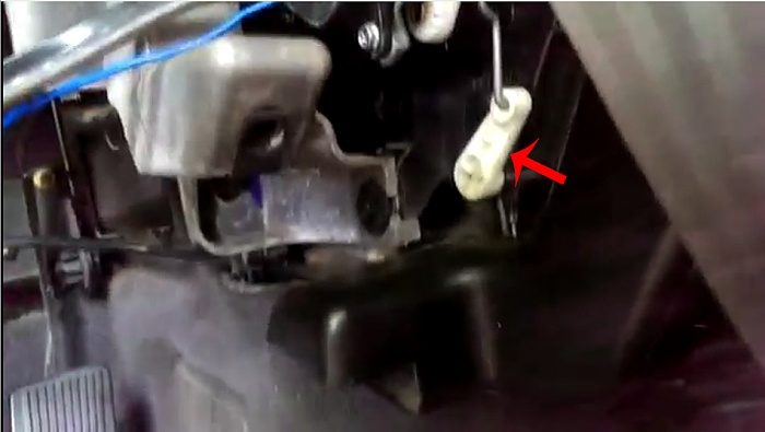 What is this white part called?-jeep.jpg