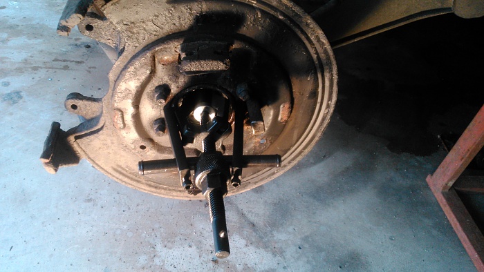 Rear axle bearing change-dsc_2971-1-.jpg