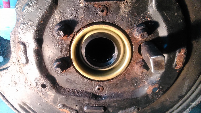 Rear axle bearing change-dsc_2975-1-.jpg