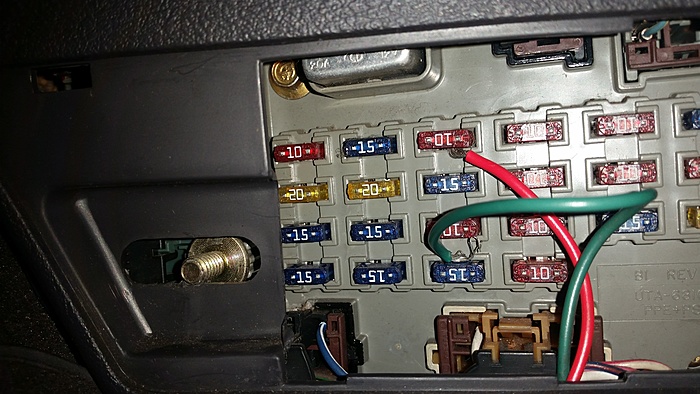 Wires stuck in fusebox-20170329_134830.jpg