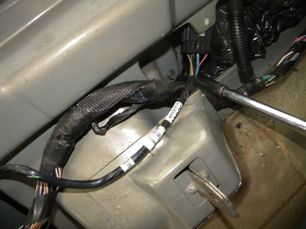 Name:  closeuppanelscrew.jpg
Views: 45
Size:  145.9 KB