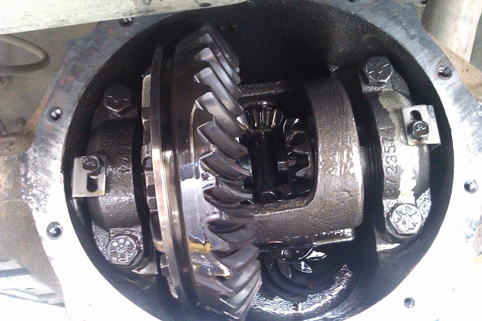 Chrysler 8.25 Bearing &amp; Seal Instalation-wocover.jpg