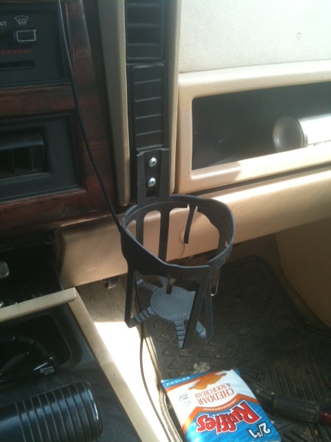 The Homebrew Jeep Mod Thread-cupholder.jpg
