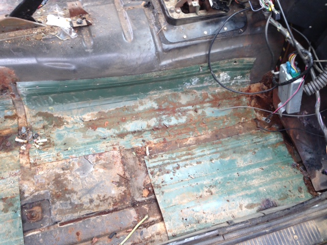 previous owner &quot;fixed&quot; the rust. haha-floor1.jpg