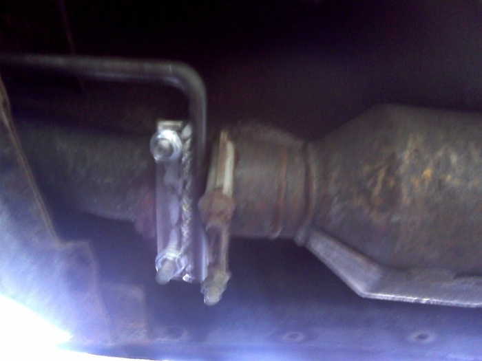 Created Front Exaust Pipe Bracket-1003101238-00.jpg