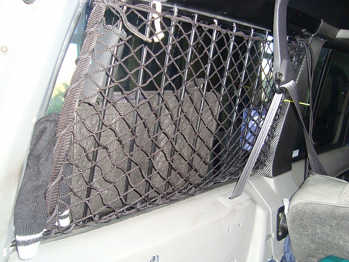 Cherokee XJ Rear Side Window Racks-dsc01759.jpg