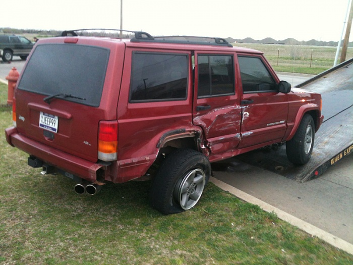 So got 00 from insurance and thinking about buying this cherokee-image-355200083.jpg