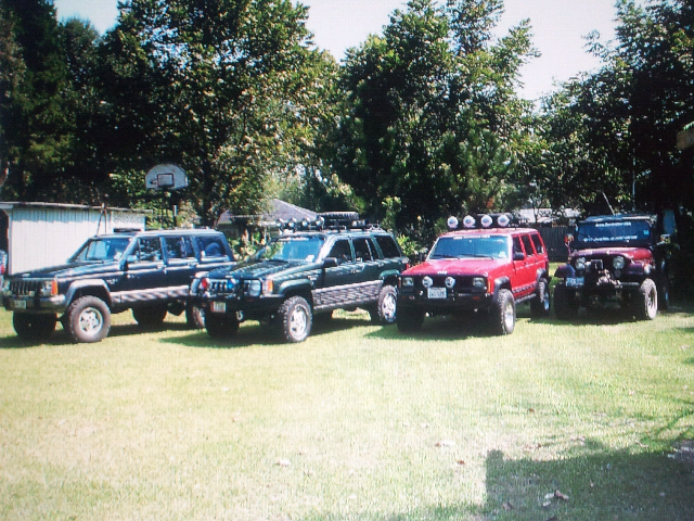 Jeep family's out there-forumrunner_20120506_043259.jpg