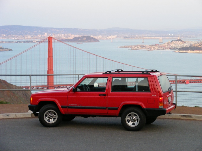 post the favorite picture of your jeep.-rsz_cherokee_at_golden_gate_004.jpg