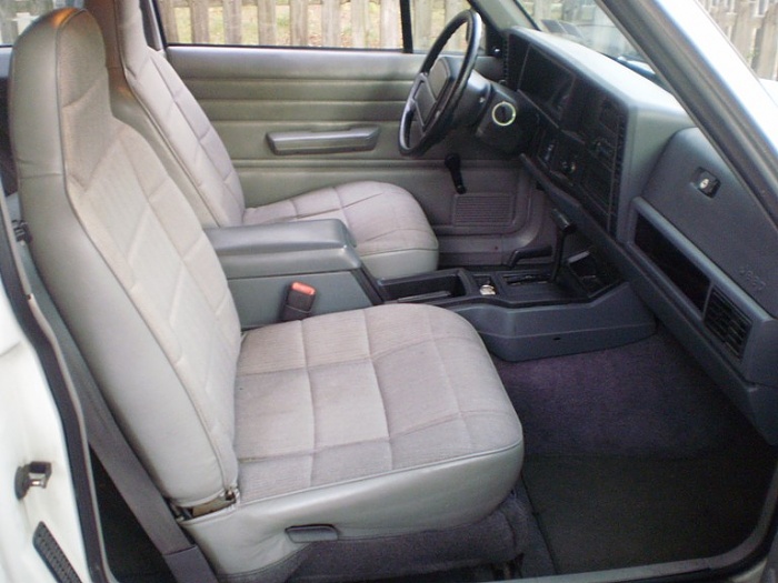 What did you do to your Cherokee today?-95interior.jpg
