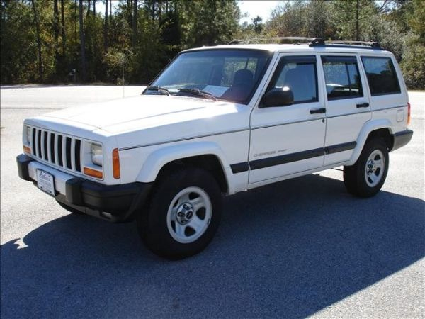 white cherokee club-image-683623331.jpg