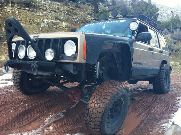 A pillar/cowl light mounts on WHITE xj-image-3125999892.jpg