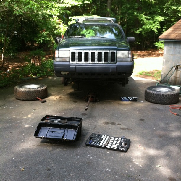What did you do to your Cherokee today?-lift-kit-1.jpg