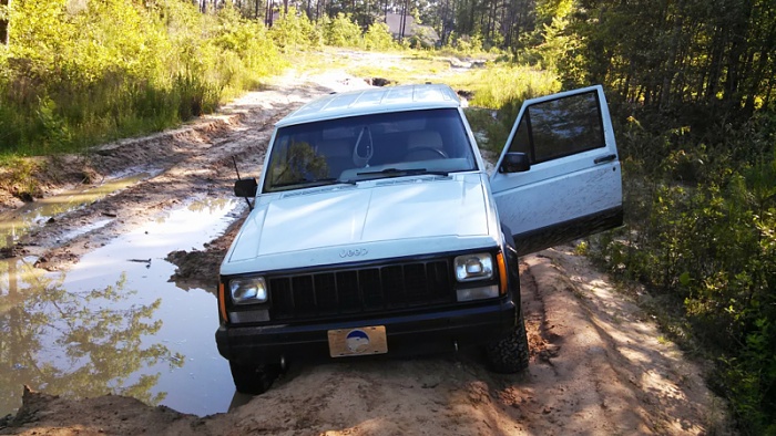 Post pictures of your XJ stuck-image-1047498485.jpg