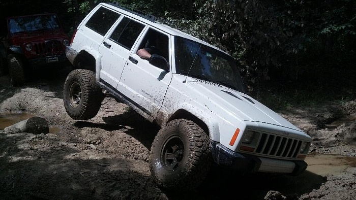 Post pictures of your XJ stuck-yikes.jpg
