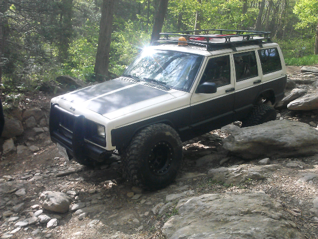 white cherokee black hood-forumrunner_20130619_102458.jpg