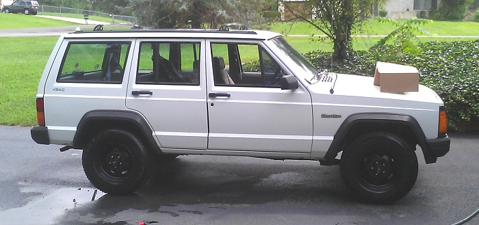 94 Cherokee Help me decide what paint to use on wheels White or Black-imag1346.jpg