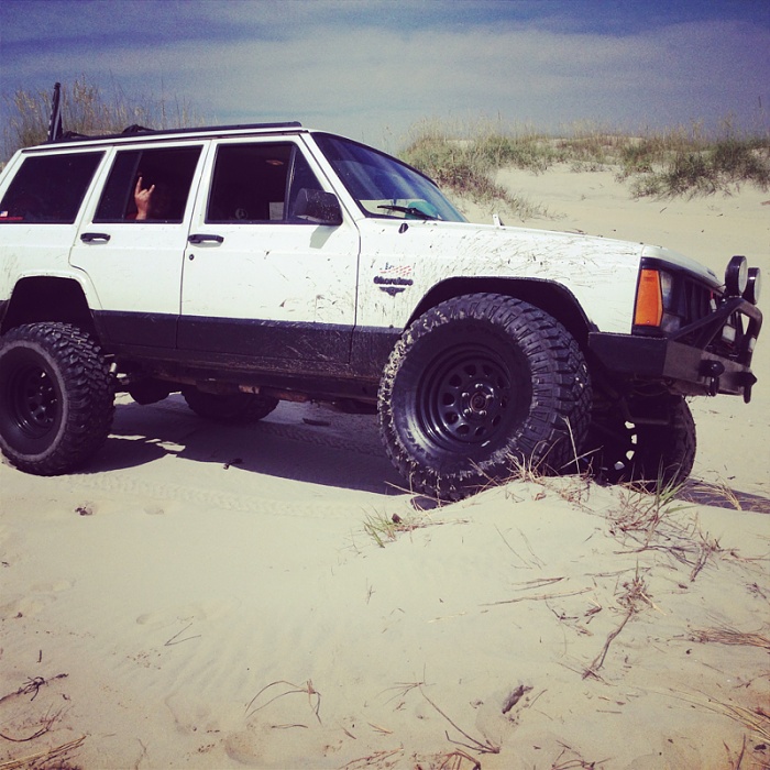 Xj pics on 33" tires?-image-102223012.jpg