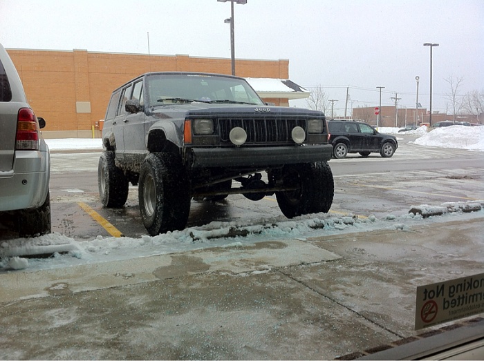 newb with super built cherokee-image-1989321375.jpg