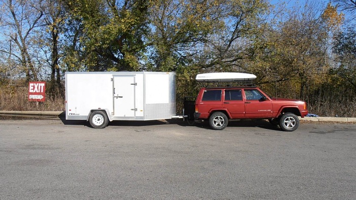 post the favorite picture of your jeep.-jeep-towing-trailer.jpg