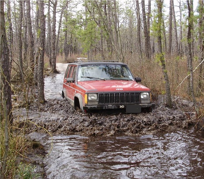 post the favorite picture of your jeep.-431116_380290021982006_1102749281_n.jpg