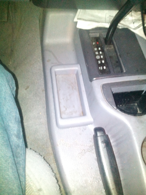 hiding places in a jeep cherokee-forumrunner_20140523_160604.jpg