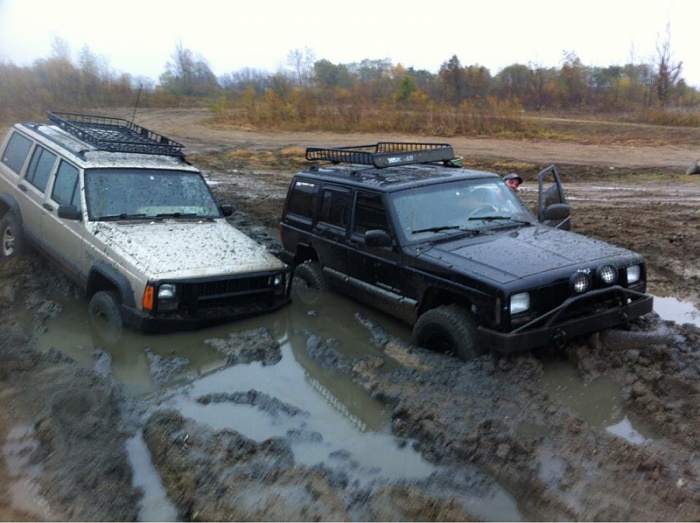 FACTORY roof rack?-image-1939006272.jpg