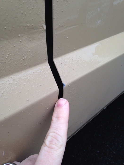 Door hit a car-image-2566366995.jpg
