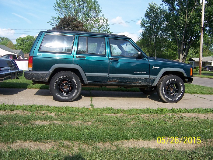 post the favorite picture of your jeep.-001.jpg