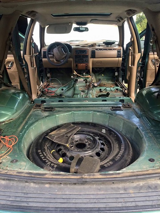 Jeep GC restore-a-thon-11218958_10156120615525651_6047496107608810927_n.jpg