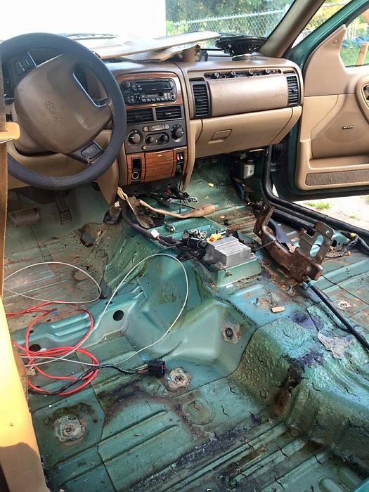 Jeep GC restore-a-thon-11752446_10156120618635651_2909332030826220397_n.jpg