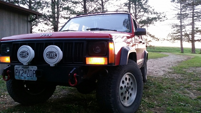 Cherokees Parked on Stuff-20150429_201512.jpg