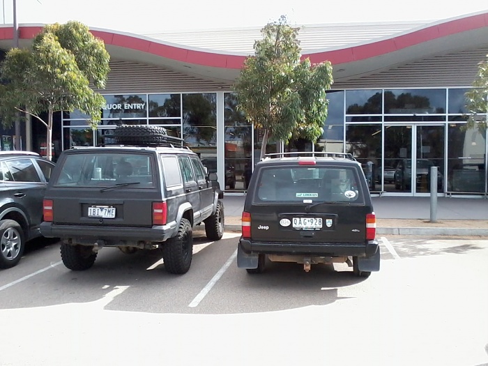 Your XJ Parked Next to a Stock Xj Picture Thread!-2015-03-05-10.22.22.jpg