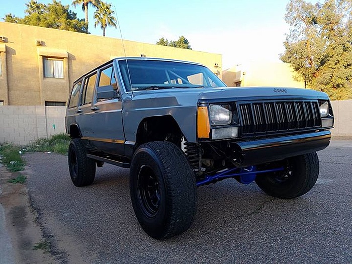 I'm finally in the market again for an XJ...-16114372_10206675451919943_1661241366689526319_n.jpg