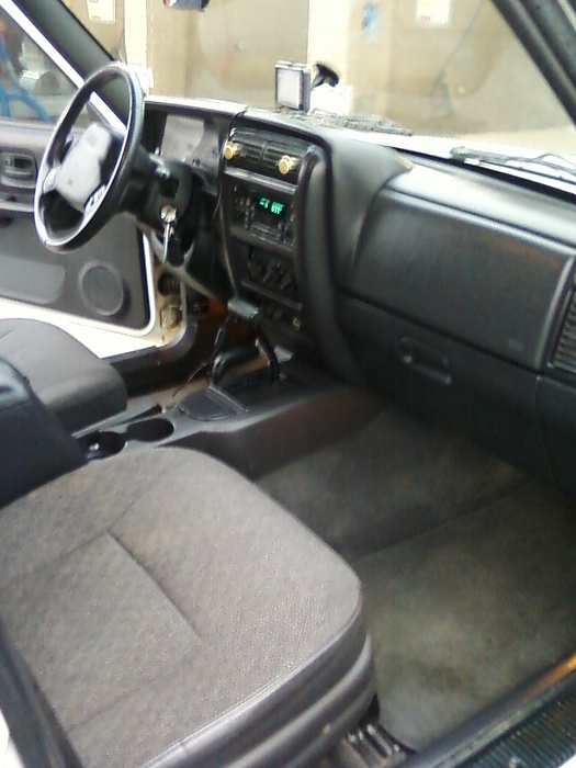 Post pictures of the interior of your XJ here.-new-044.jpg