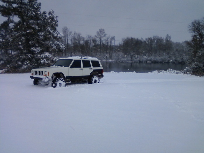 Pics of XJ in rare deep December NC snow-jeep-snow-012.jpg