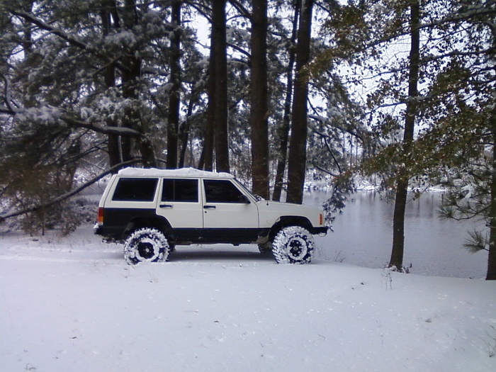 Pics of XJ in rare deep December NC snow-jeep-snow-017.jpg