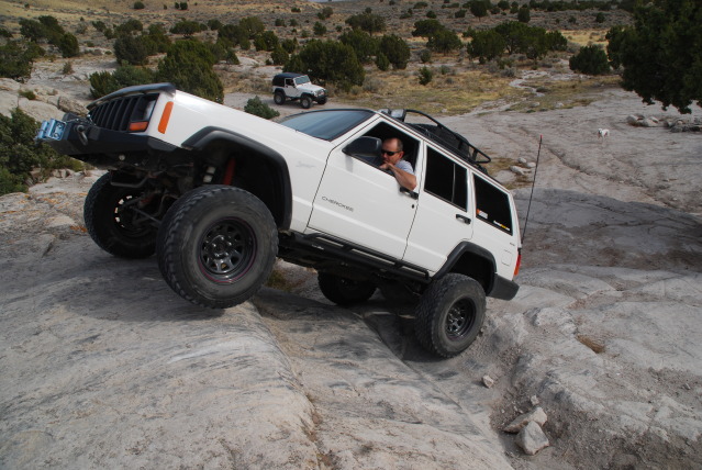 any pics of 31s on 15x8 with 3.5 bs?-dsc_0864.jpg