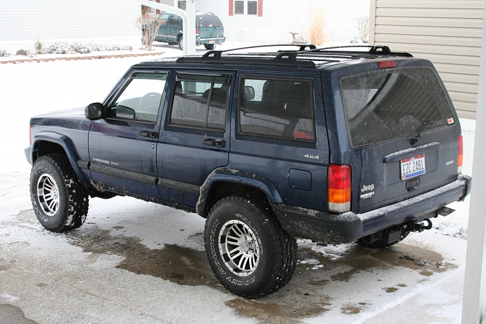 Raised White Letter tires or black wall tires Which do you prefer? On your cherokee?-cherokee-3in-lift-31x10.50-tires-001.jpg
