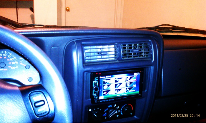 Radio-image-1057630582.jpg