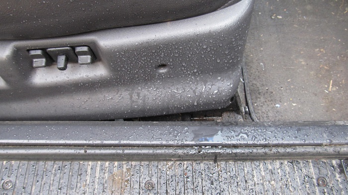 dripping door frames???-img_0099.jpg