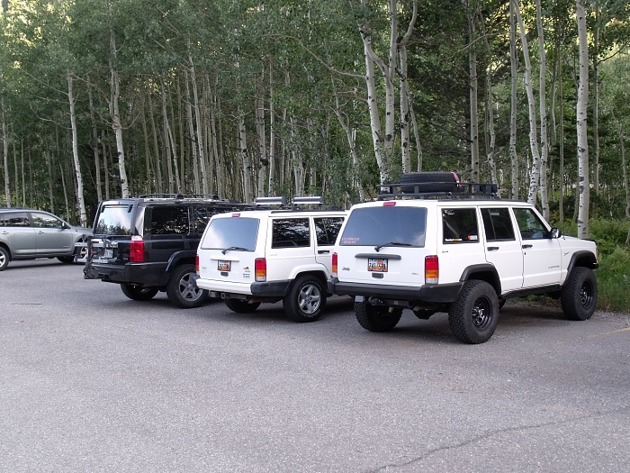 Your XJ Parked Next to a Stock Xj Picture Thread!-dscf0342.jpg