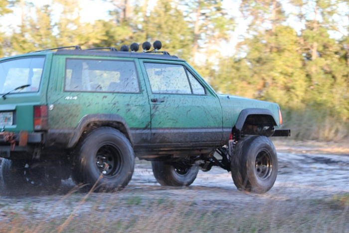 Muddin Pics with friends new camera-192940_207192842631587_100000226177418_890785_6384597_o.jpg